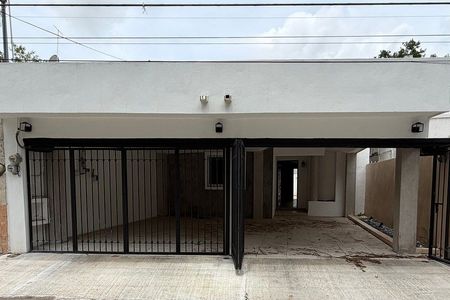 En renta casa con paneles solares en Vista Alegre Norte, Mérida, Yucatán.