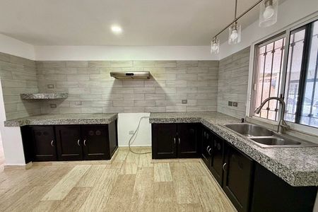 En renta casa con paneles solares en Vista Alegre Norte, Mérida, Yucatán.