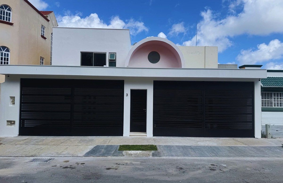 RENTA DE CASA SM 11 CANCÚN $50,000 CON ALBERCA- 100% REMODELADA 400 m2, foto 1 de 16