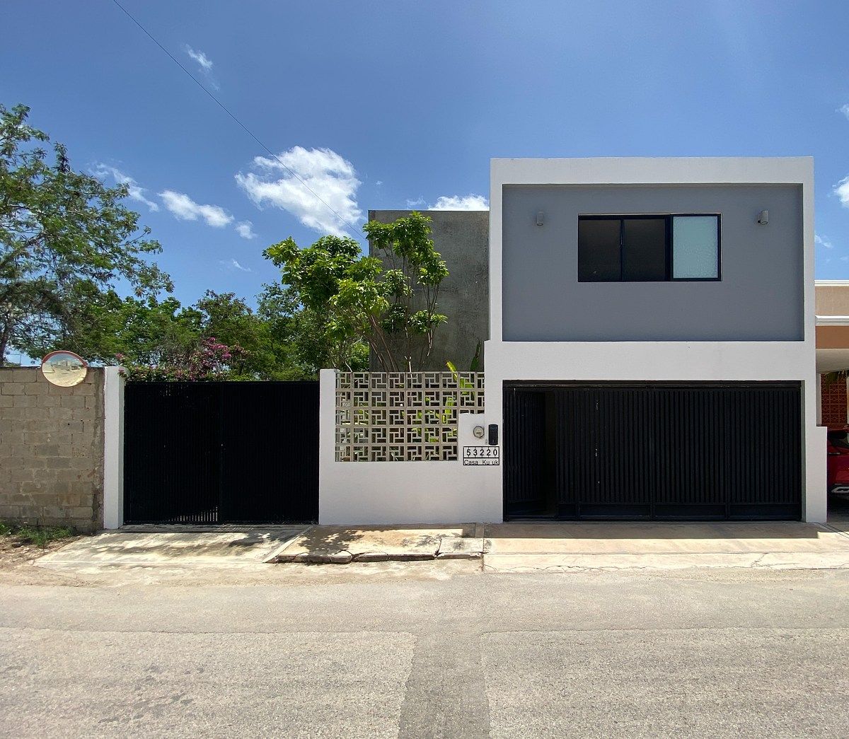 Residência confortável, moderna e espaçosa para ALUGUEL em Cholul. Mobilada com piscina., foto 1 de 49