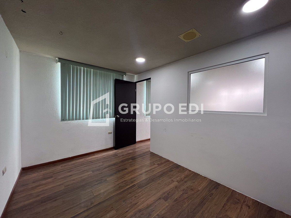Office in Jardines de San Manuel, Puebla, photo 16 of 31