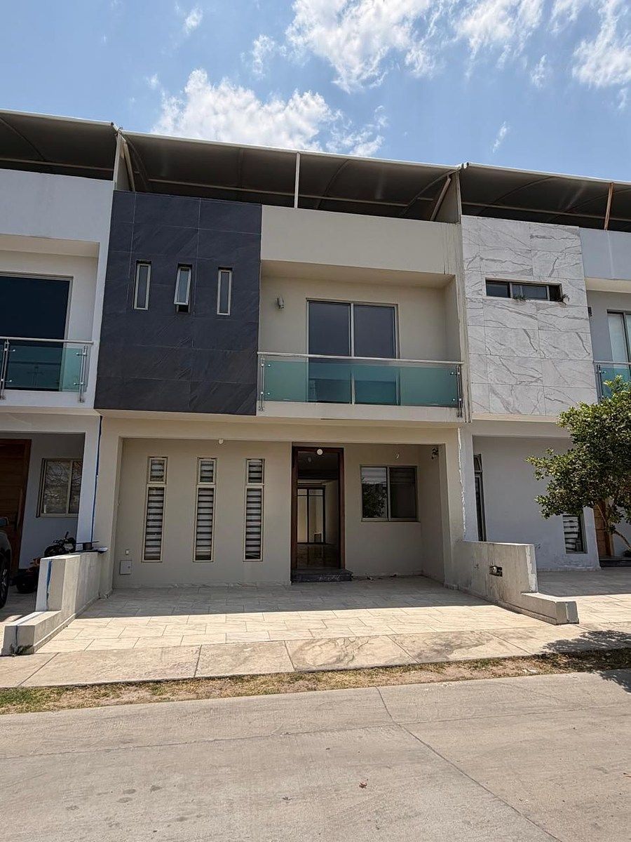 Casa à Venda em La Cima - Coto D 102, foto 1 de 22