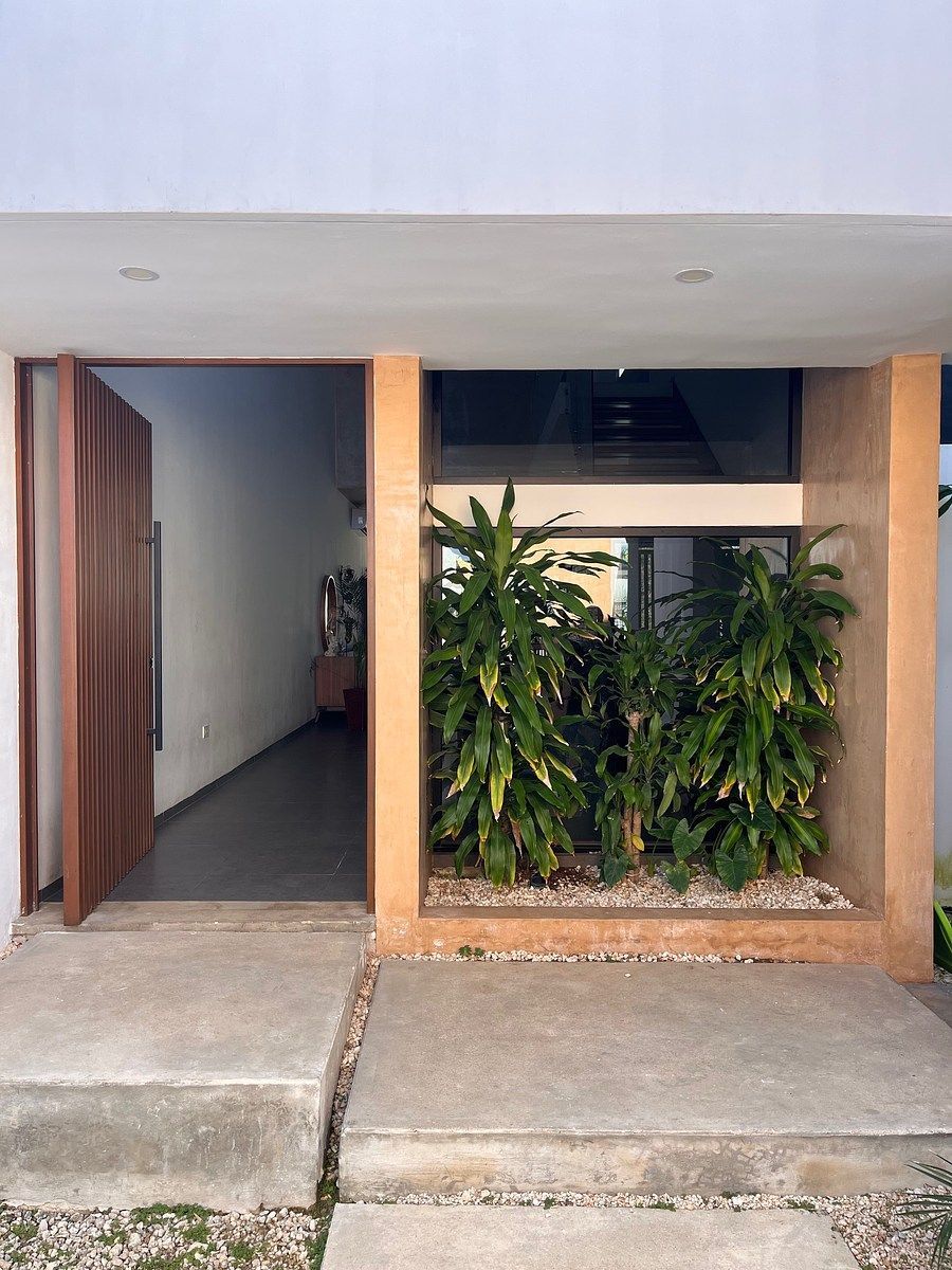 Casa con paneles solares en venta o renta en Privada cercana a la Marista, foto 1 de 15