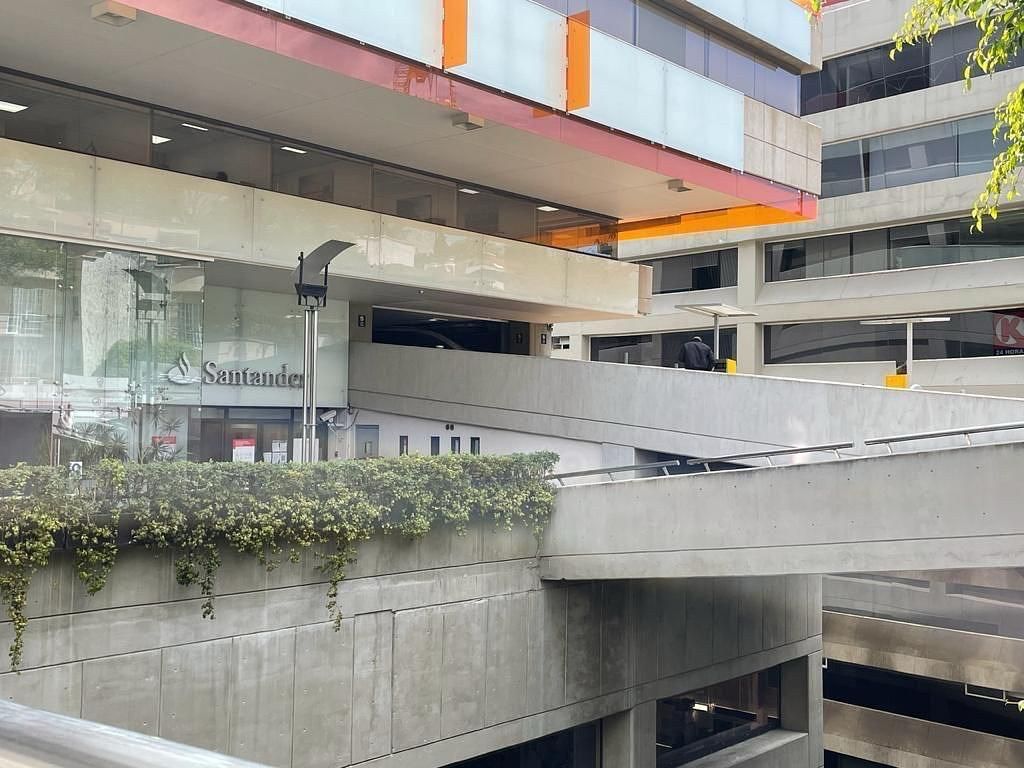 Corporate Office in Bosques de Las Lomas, photo 1 of 20