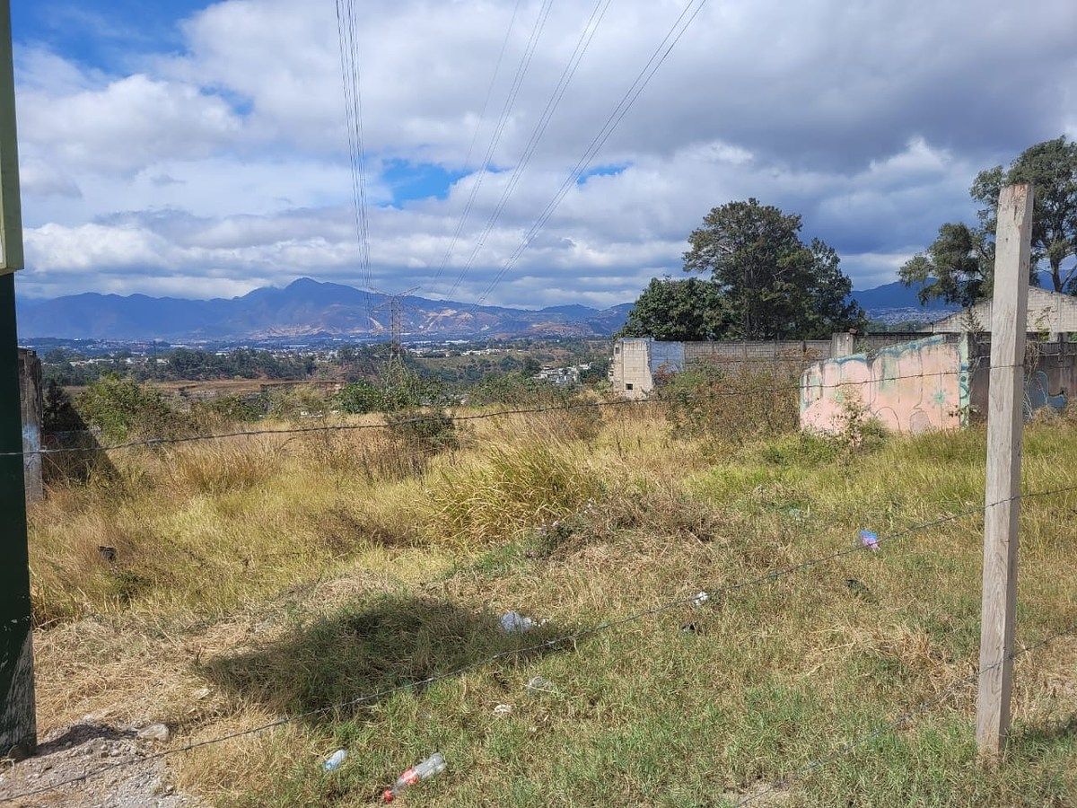TERRENO COMERCIAL EN VENTA — UNA MANZANA SOBRE AVENIDA PETAPA - Image 3