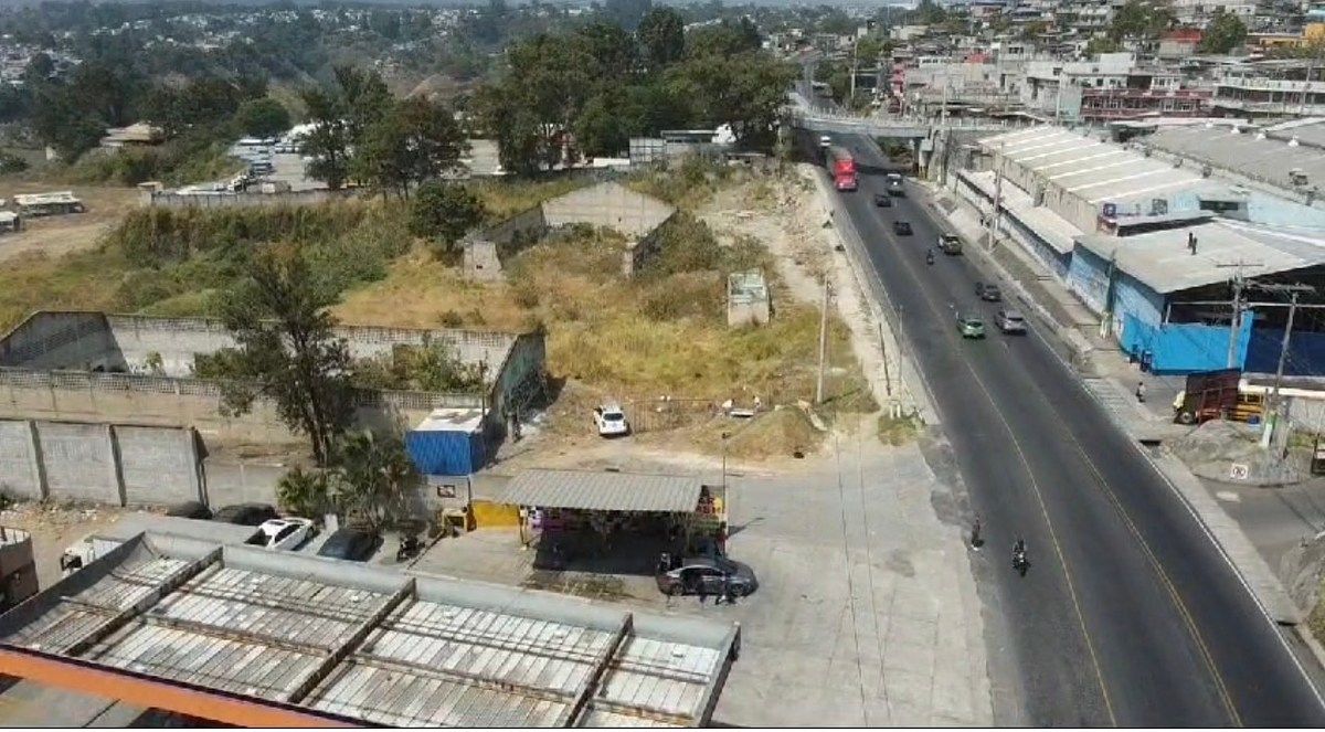 TERRENO COMERCIAL EN VENTA — UNA MANZANA SOBRE AVENIDA PETAPA - Image 4
