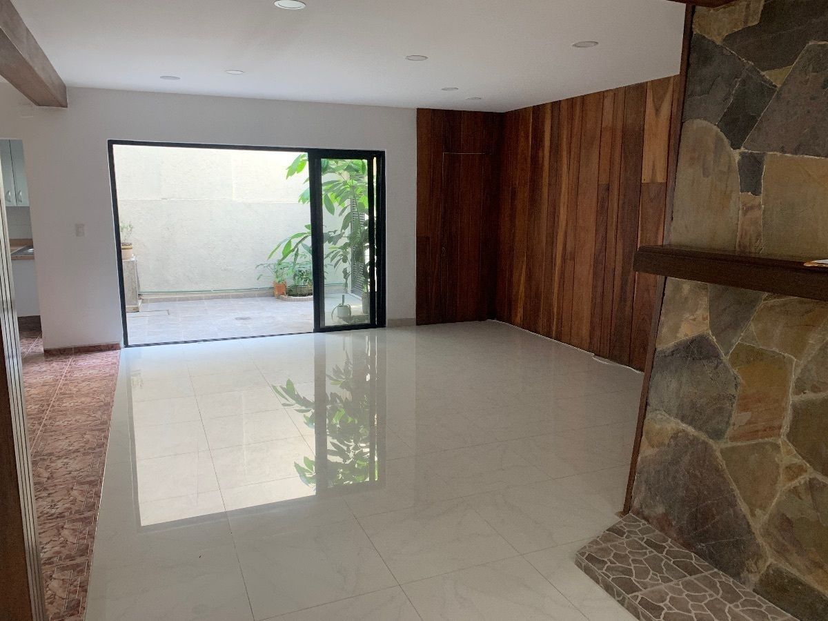 CASA À VENDA EM CONDESA, foto 1 de 23