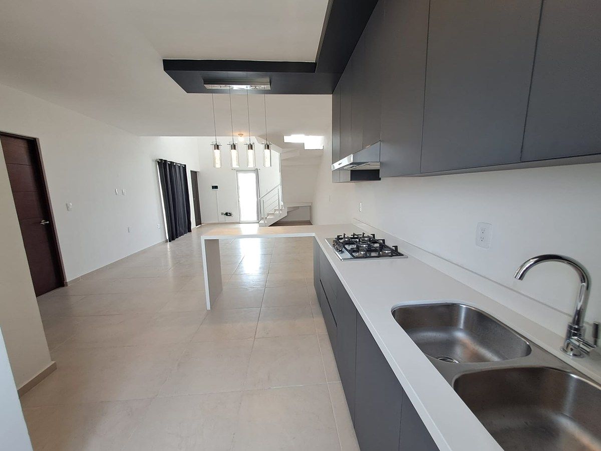 AMPLIO PENTHOUSE A ESTRENAR CON ROOF EN ZAKIA, foto 1 de 24