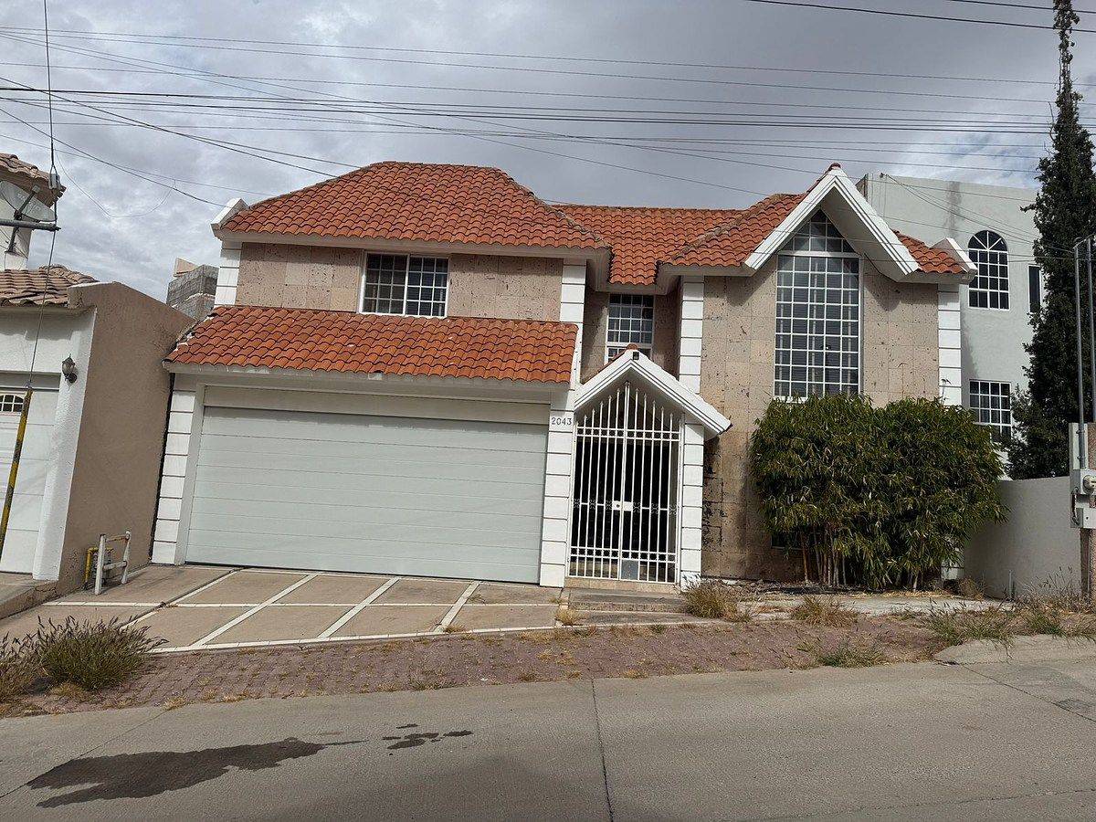 Casa en Residencial Cumbres I, Chihuahua, foto 2 de 7
