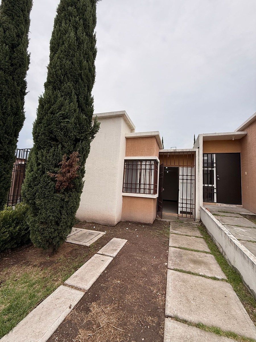 Casa de un Pie en  esta Colinas  de la Piedad  el marqués, foto 1 de 5