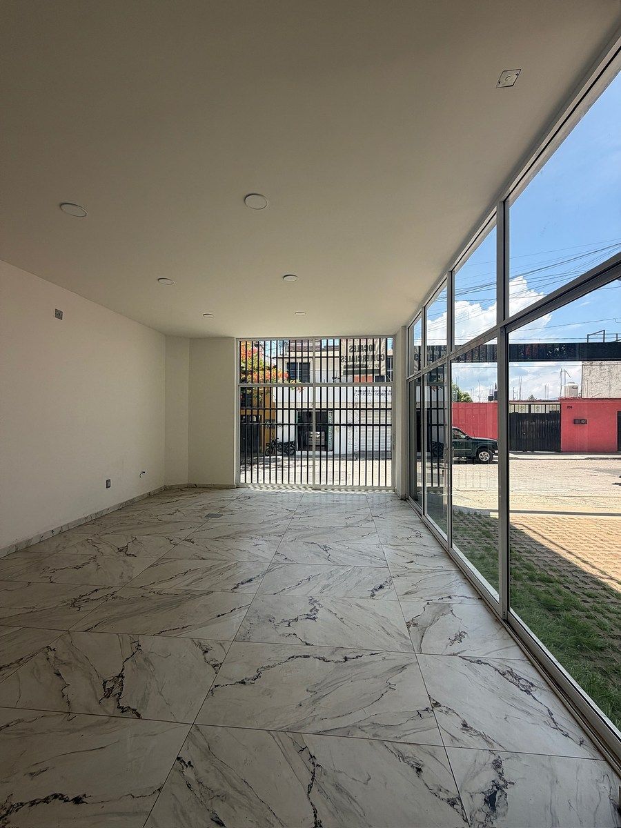 Retail Space in Volcanes, Oaxaca de Juárez, photo 2 of 24