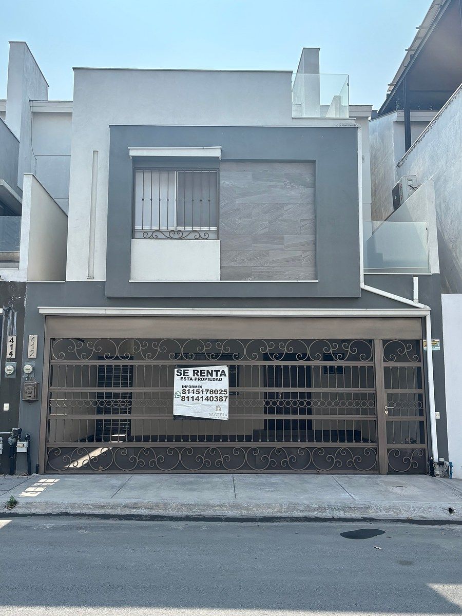 Fachada principal, foto 1 de 19