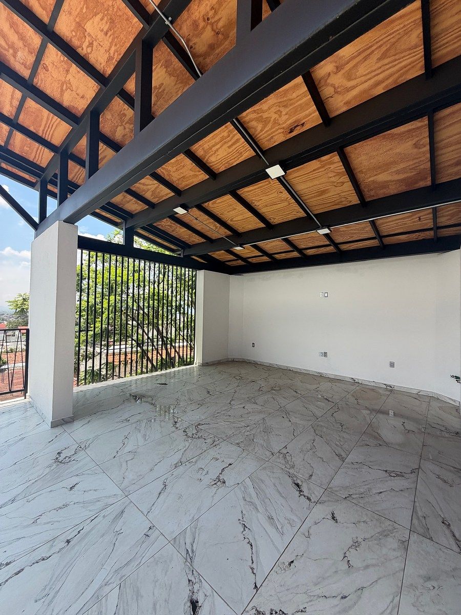 Retail Space in Volcanes, Oaxaca de Juárez, photo 2 of 8