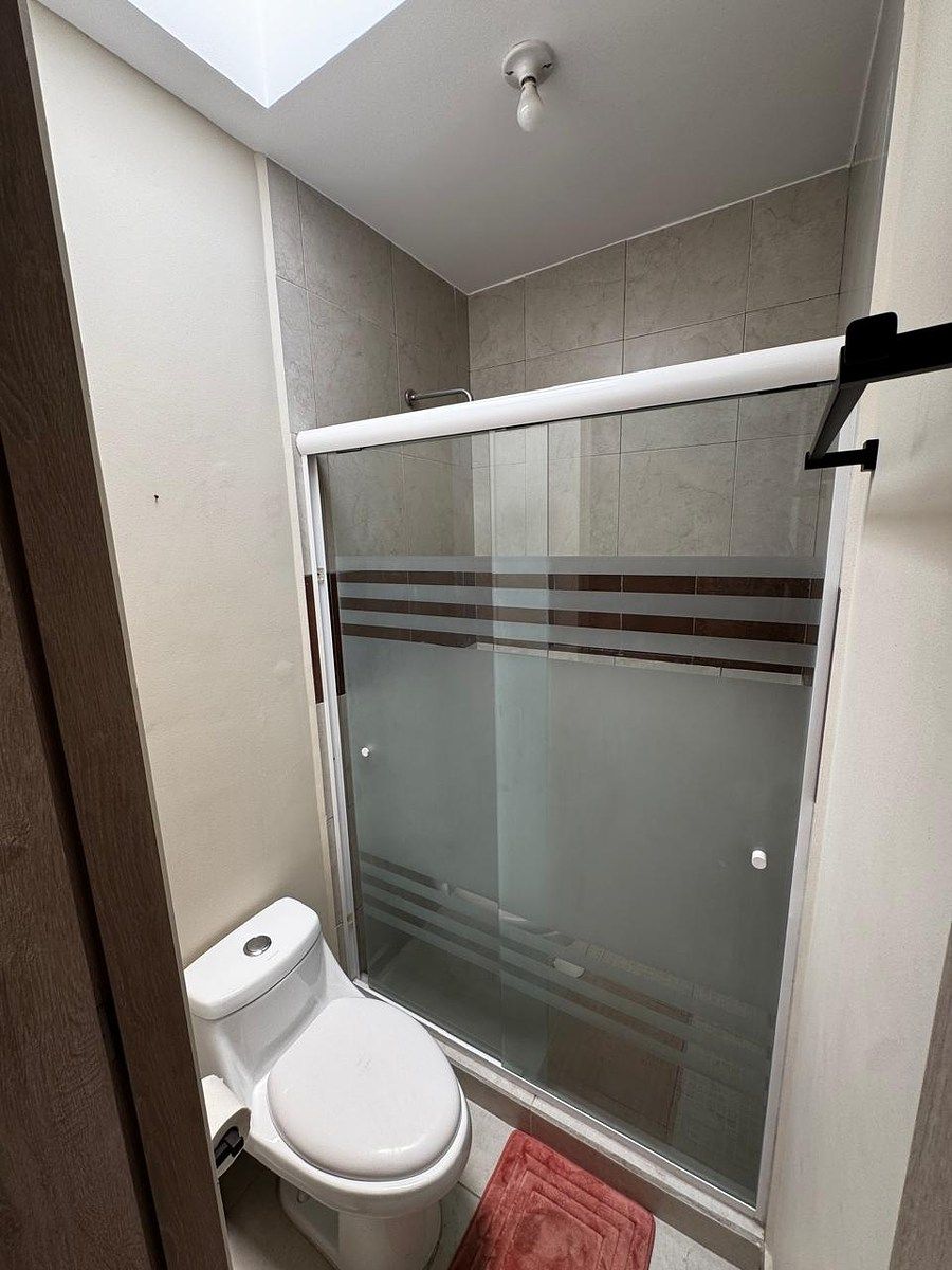 Baño Compartido, foto 10 de 18