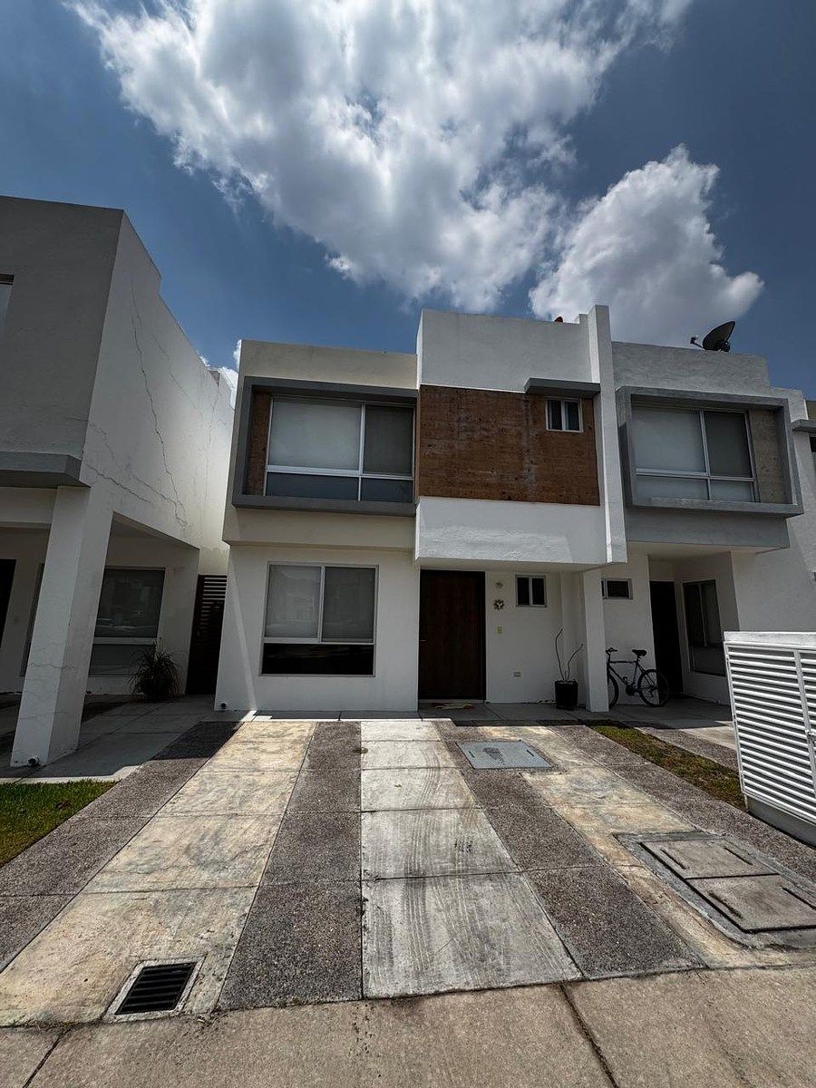 Fachada, foto 1 de 18