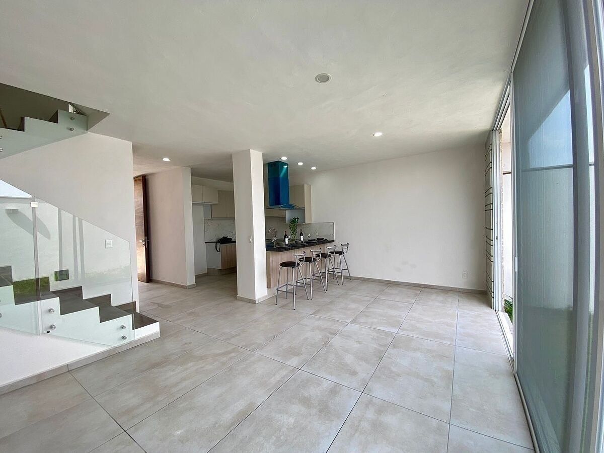 Casa en renta, capital norte Zapopan 4 recámaras, foto 1 de 12