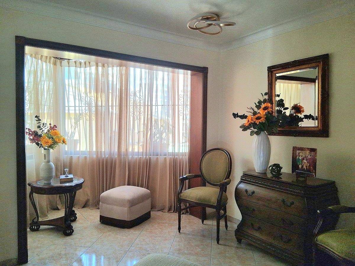 Apartamento en venta en Evaristo Morales, foto 1 de 5
