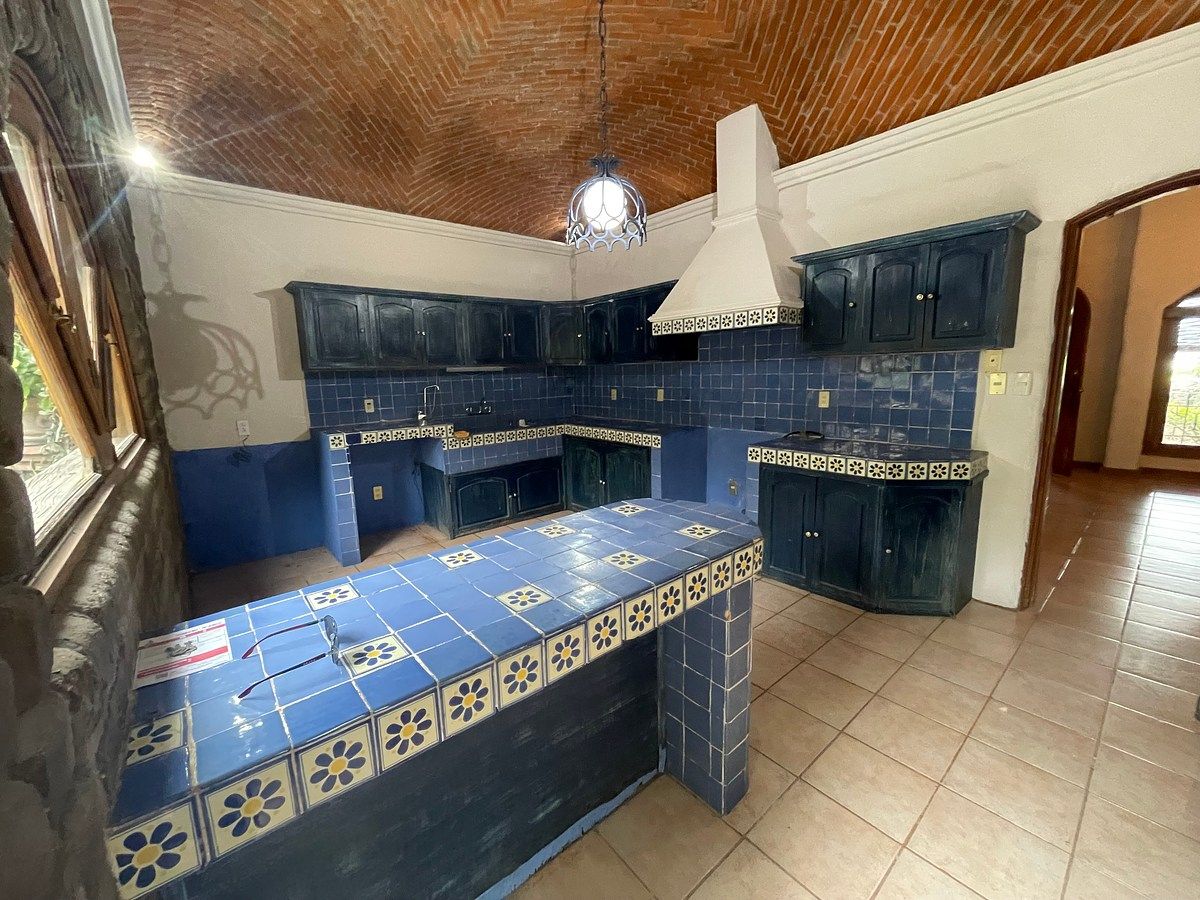 House in Villa de los Frailes, San Miguel de Allende, photo 12 of 48