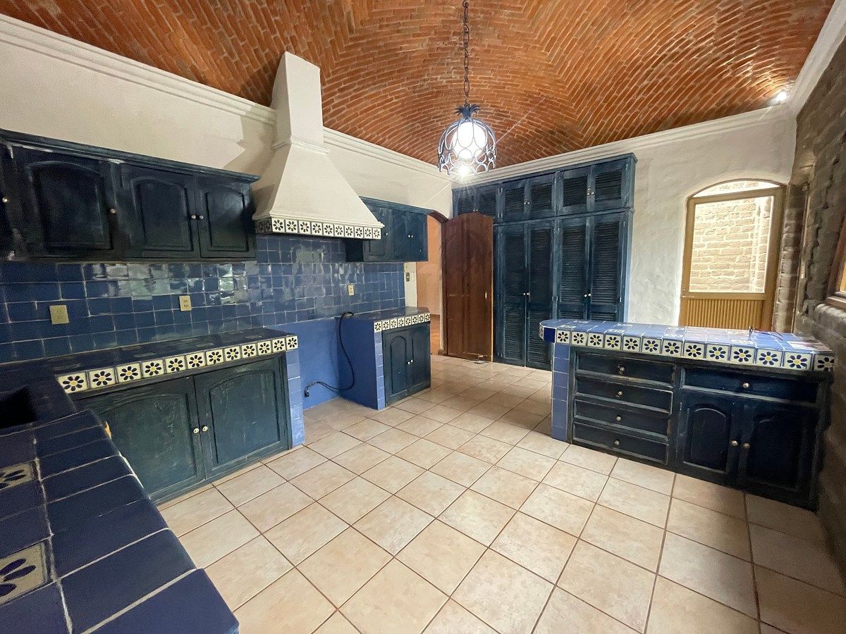 House in Villa de los Frailes, San Miguel de Allende, photo 13 of 48