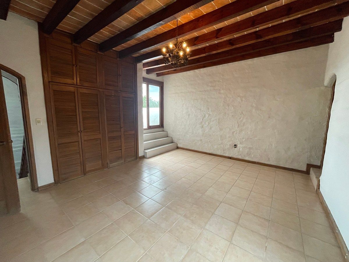 House in Villa de los Frailes, San Miguel de Allende, photo 41 of 48