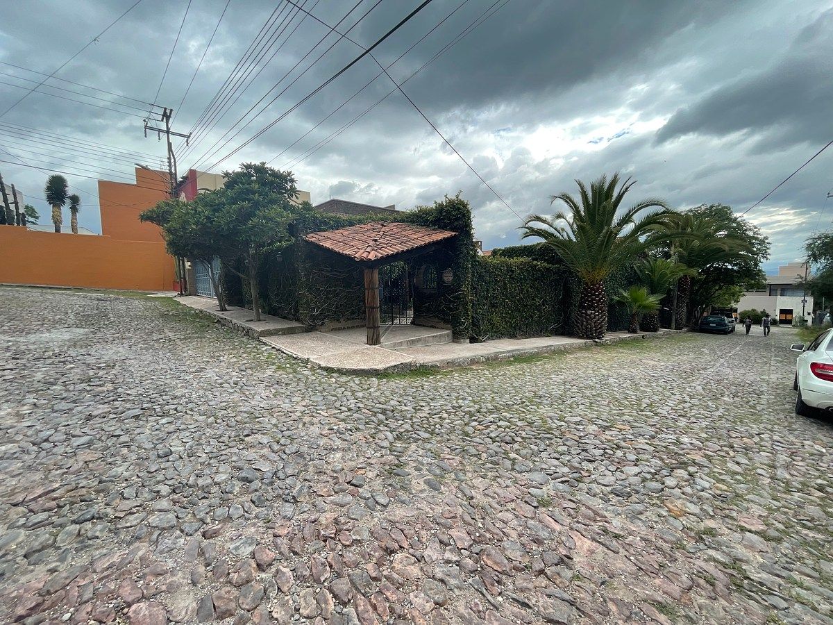 House in Villa de los Frailes, San Miguel de Allende, photo 47 of 48