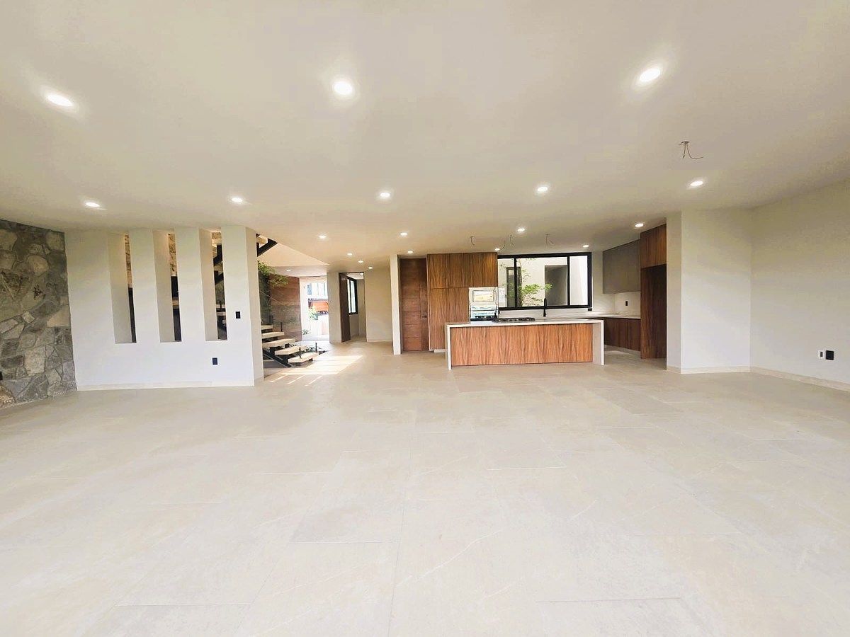 ✨Espectacular residencia de 3 niveles en venta en Cantera, Altozano‼️, foto 1 de 23