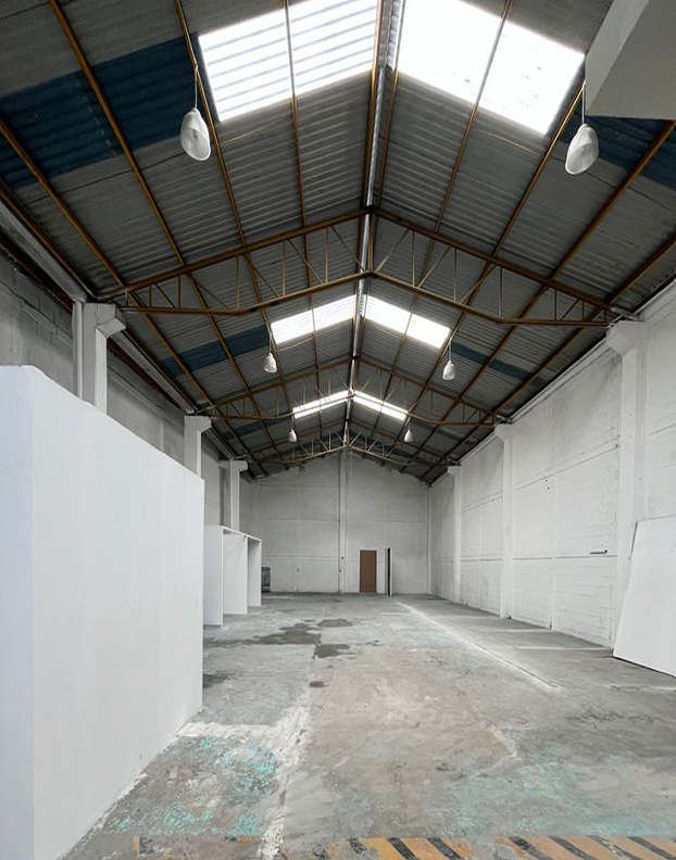 Bodega en Naucalpan Los Remedios entrada de trailer, foto 1 de 11
