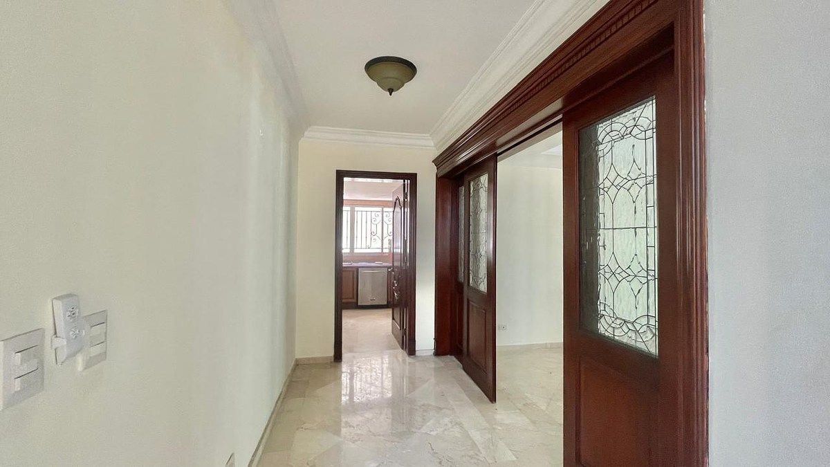 Casa en Los Cacicazgos, Santo Domingo Centro (Distrito Nacional), foto 2 de 10
