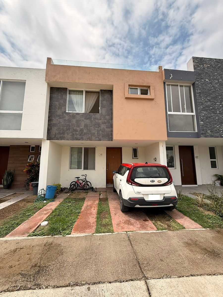 Casa à Venda no Loteamento La Rua, foto 1 de 38