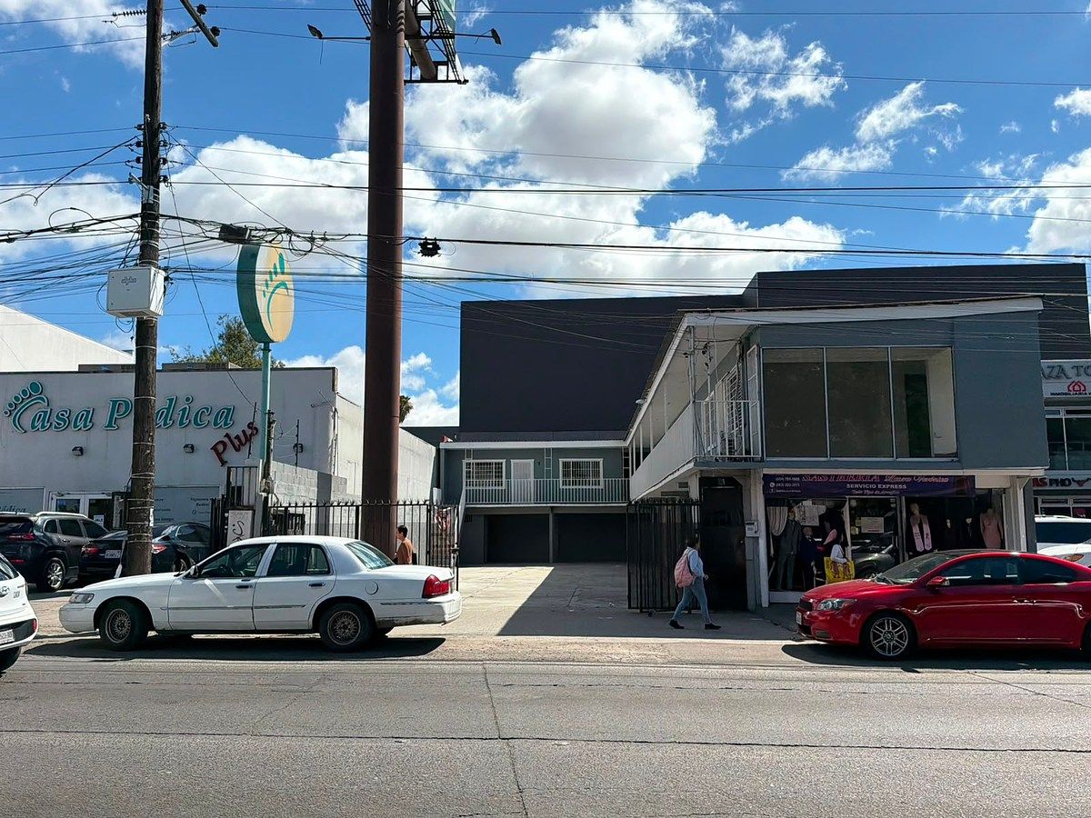 ¡LOCALES COMERCIALES EN RENTA! – BLVD DIAZ ORDAZ, foto 1 de 13