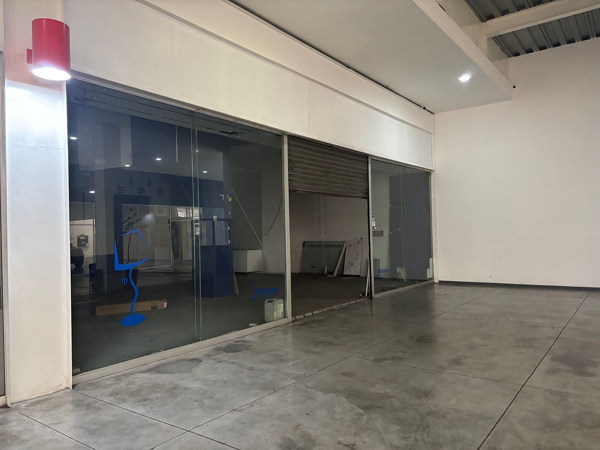 Local comercial en renta en Plaza Arboledas, foto 1 de 5