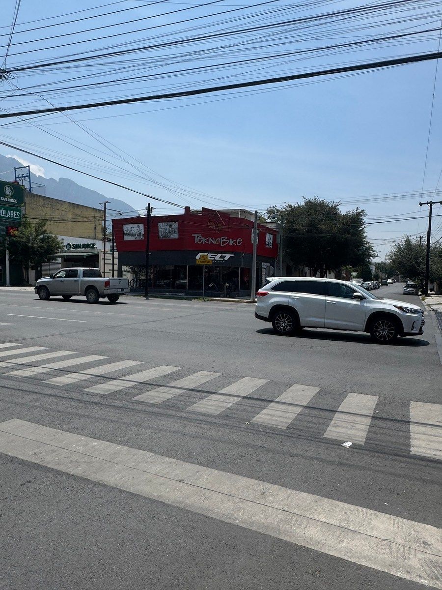 Local em Del Valle, San Pedro Garza García, foto 3 de 14