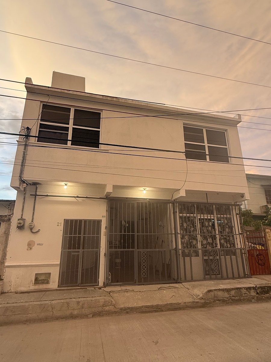🏢 Casa de 3 Niveles con Terraza Panorámica, photo 1 of 16