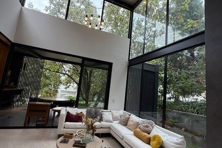 Residencia de lujo de 460 m² en El Cielo Country Club | 681 m² de terreno | 3 re
