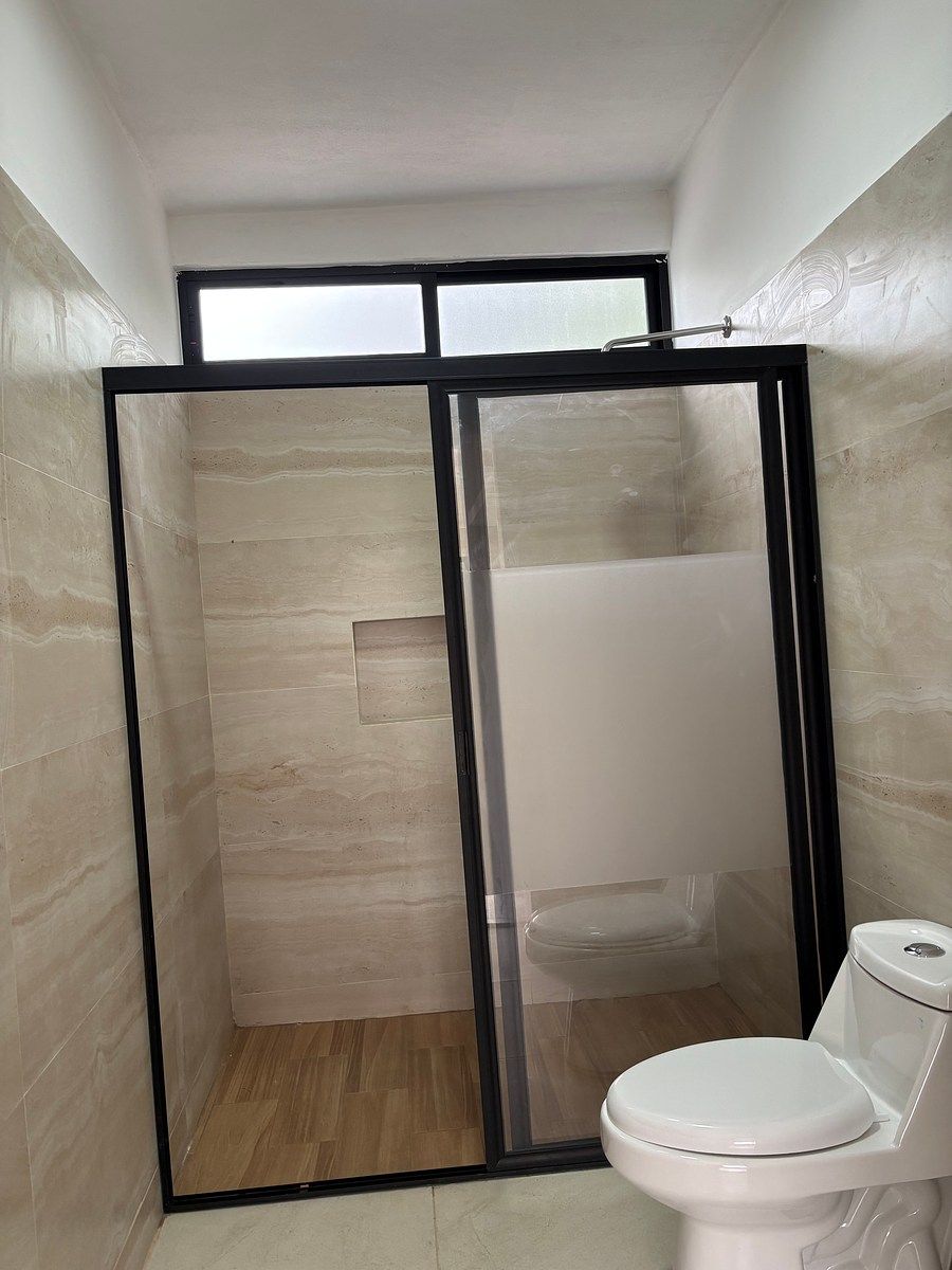 Baño completo de recámara principal, foto 24 de 41