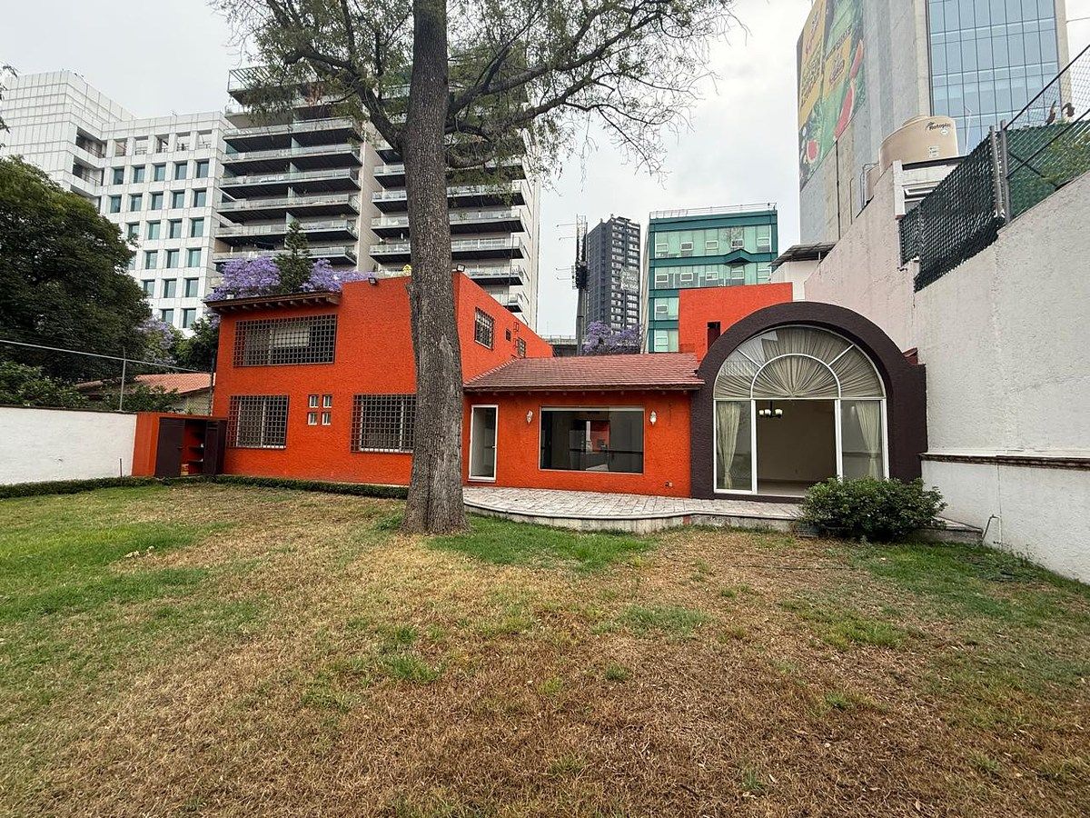 RESIDENCIA CON ESPECTACULAR JARDIN EN SAN ANGEL, foto 1 de 30