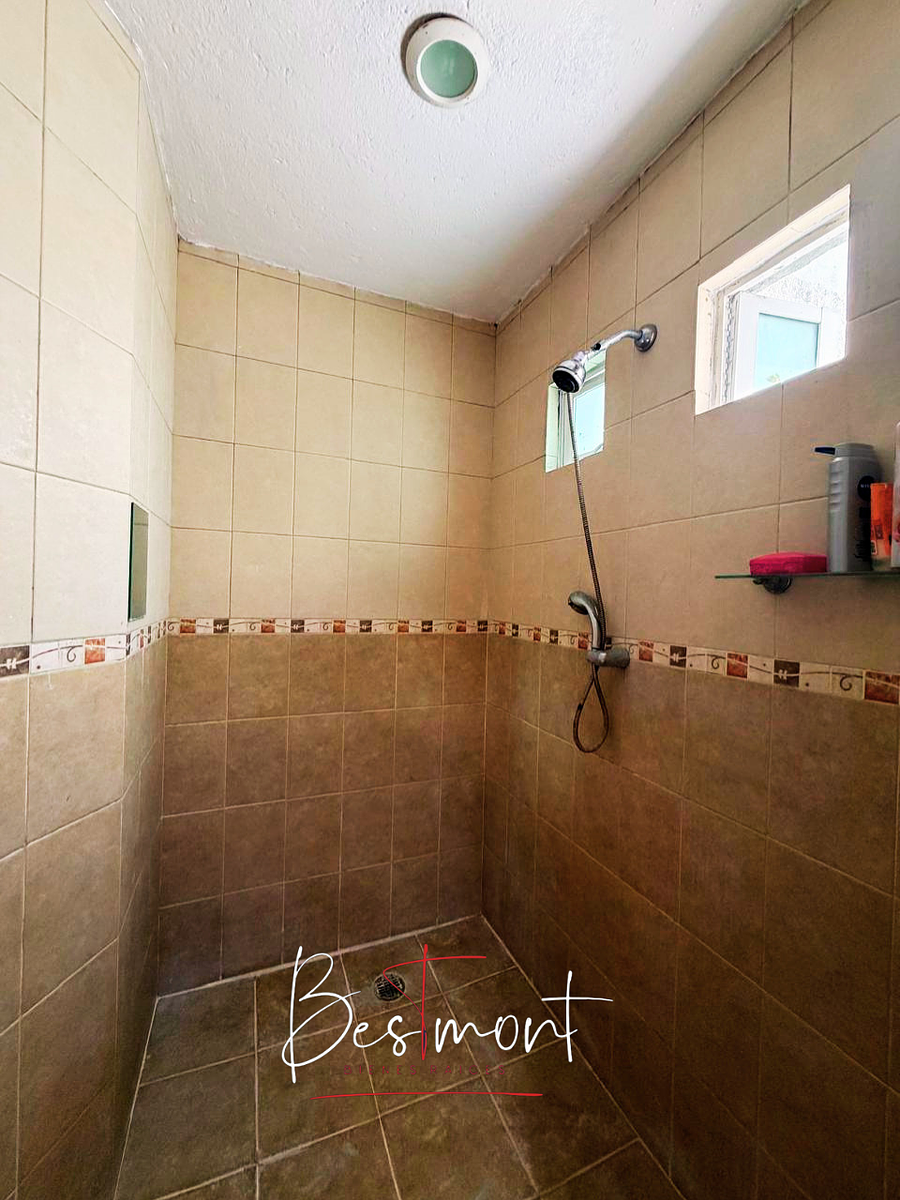 Baño completo en recámara secundaria 1, foto 21 de 33