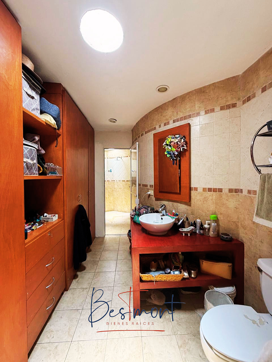 Vestidor y Baño completo en recámara principal, foto 17 de 33