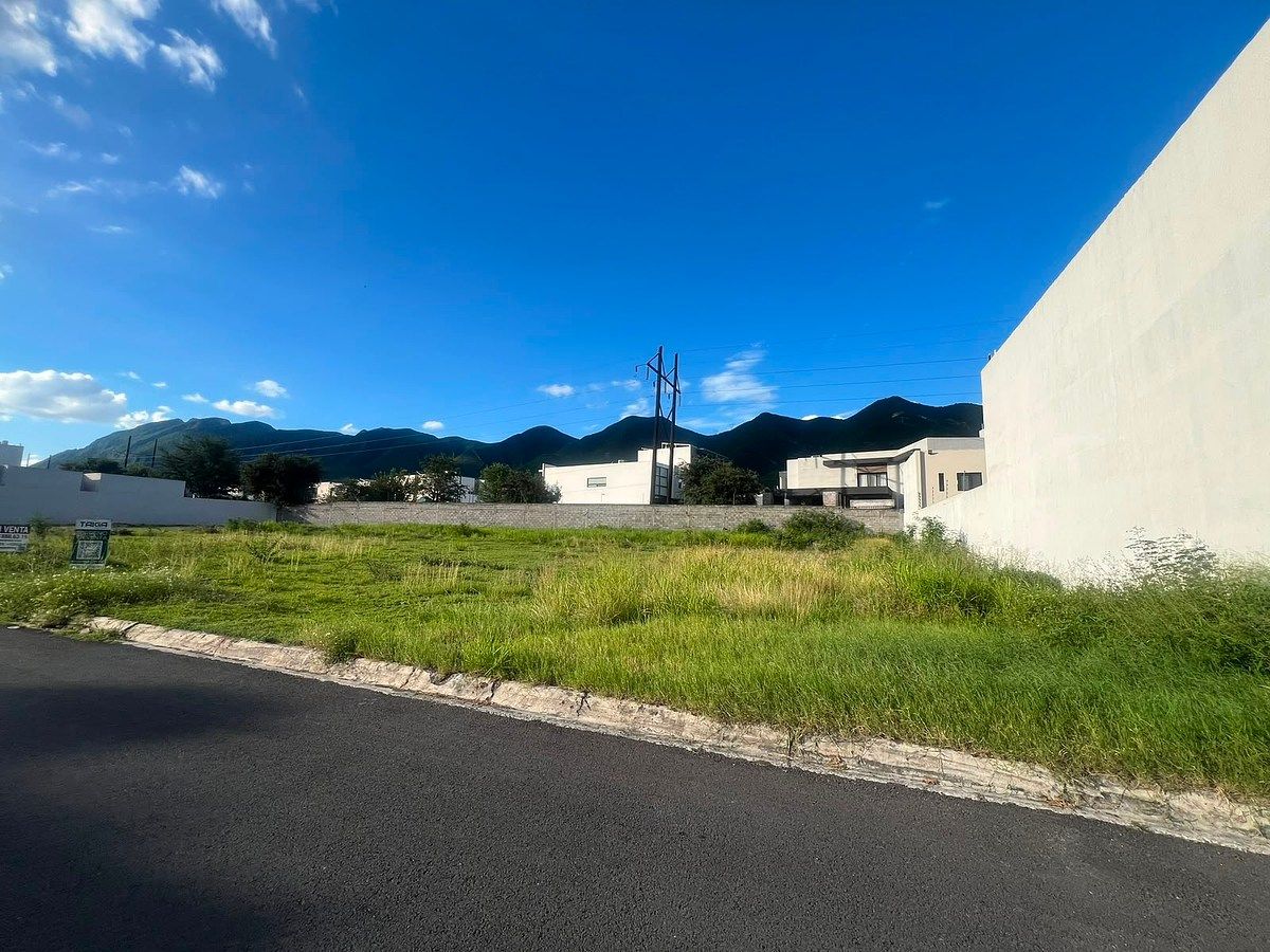 Terreno en Venta en Privada El Uro, Zona Carretera Nacional, foto 1 de 7
