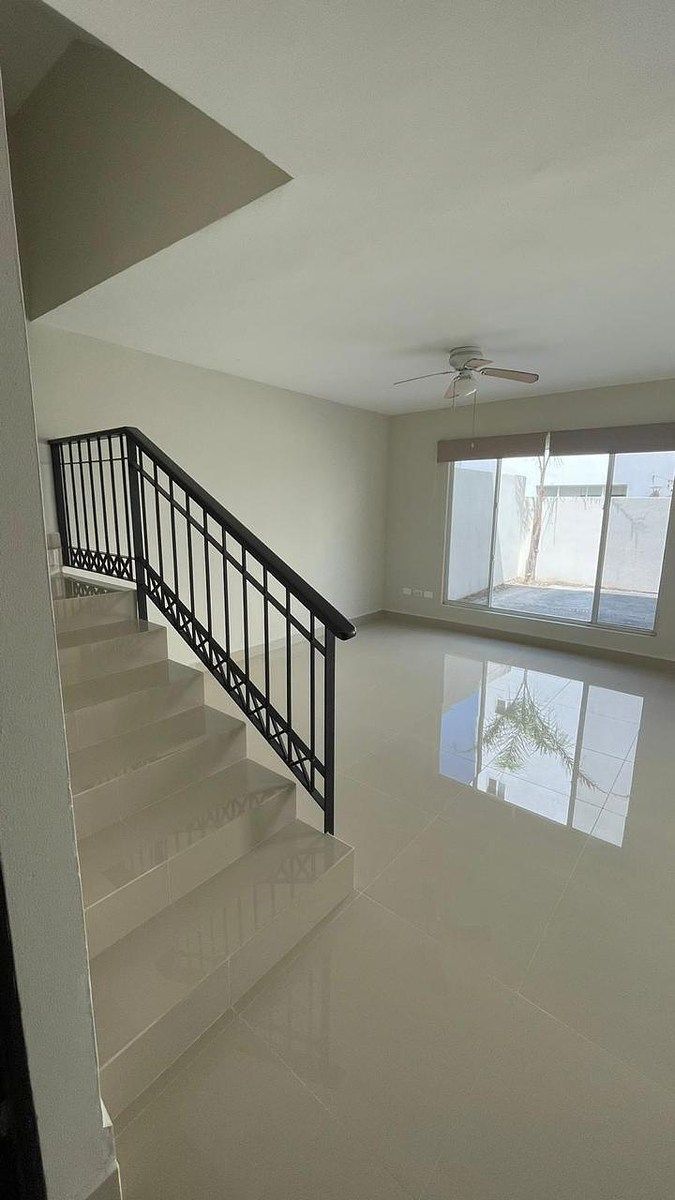 Casa em Bosques la Huasteca, Santa Catarina, foto 2 de 32