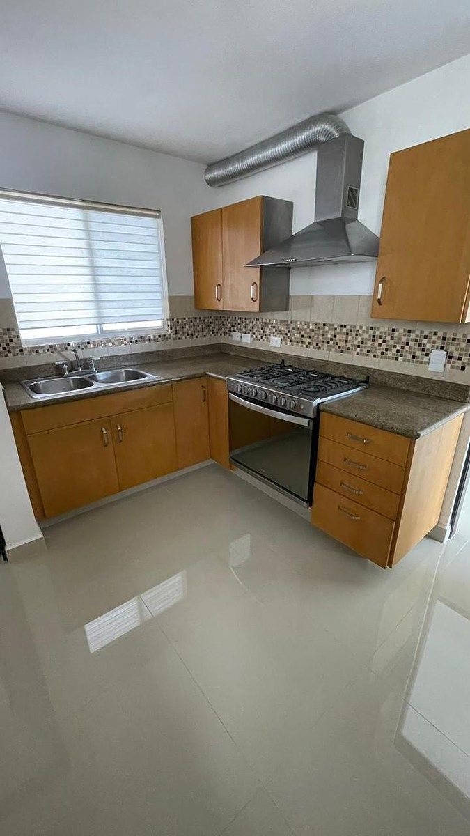 Casa em Bosques la Huasteca, Santa Catarina, foto 12 de 32