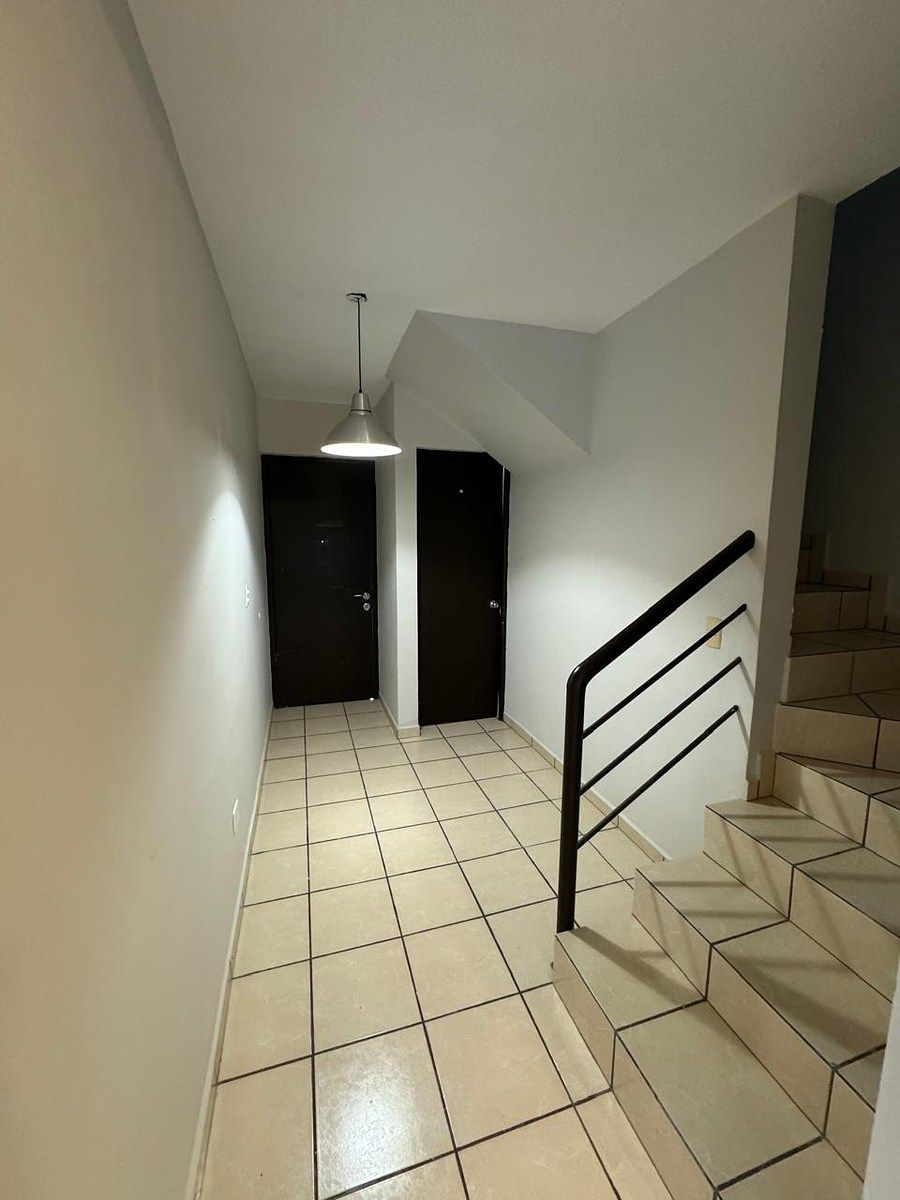 Casa en Colinas del Huajuco, Monterrey, foto 4 de 13