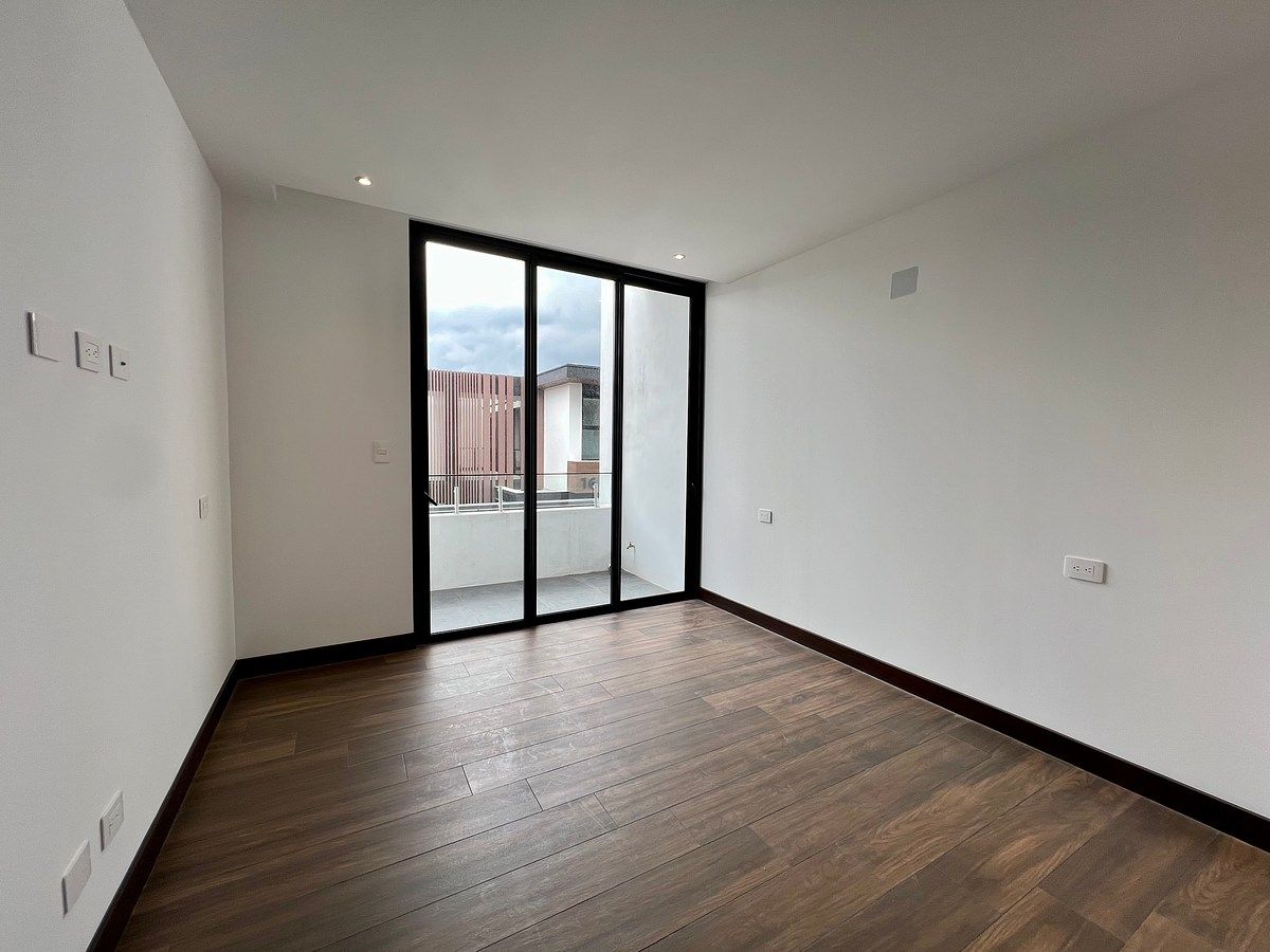 Casa en Condominio en Zona 10, Guatemala, foto 15 de 17