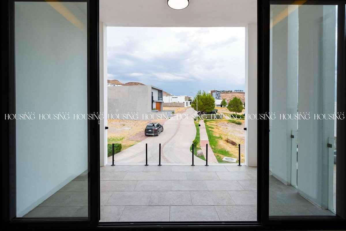Balcón  Recámara principal, photo 16 of 32