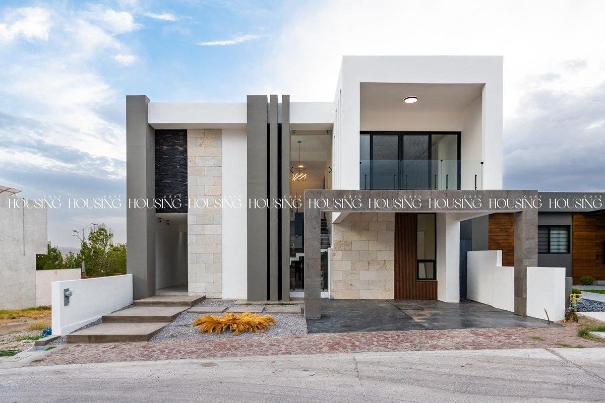 RESIDENCIA EN VENTA CON MAN CAVE EN ALTOZANO, photo 1 of 32