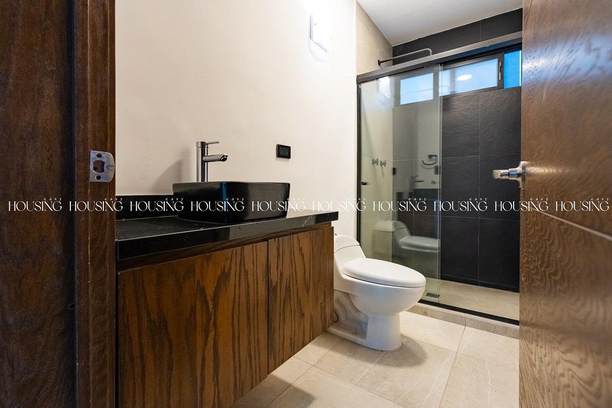 Baño planta baja, photo 11 of 32