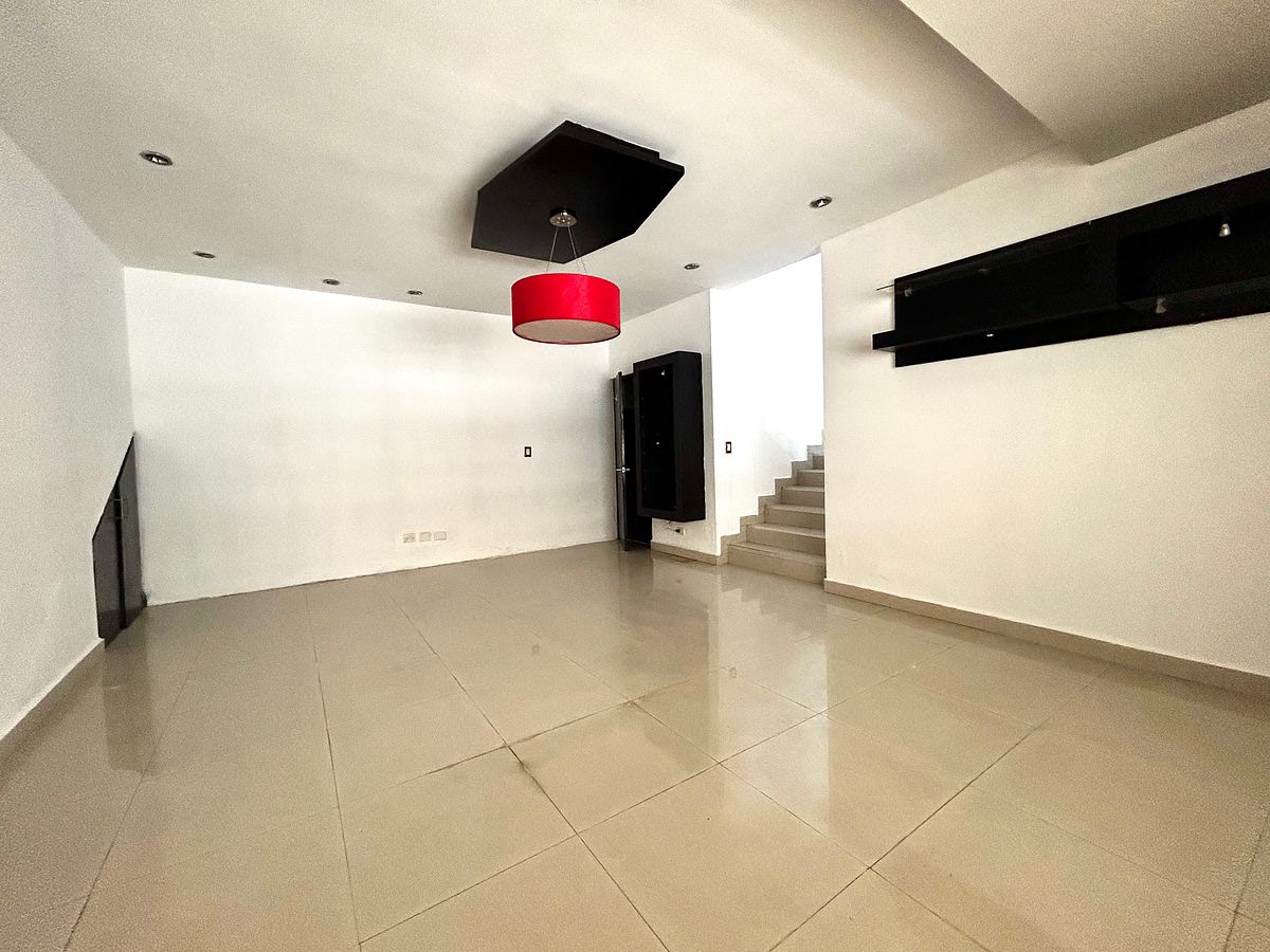 House in Cumbres Elite 8vo Sector, Monterrey, photo 6 of 32