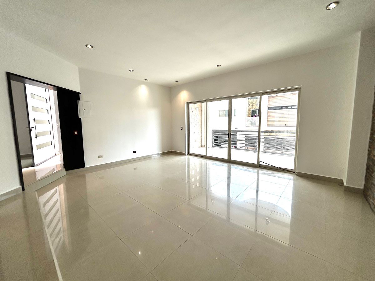 House in Cumbres Elite 8vo Sector, Monterrey, photo 4 of 32