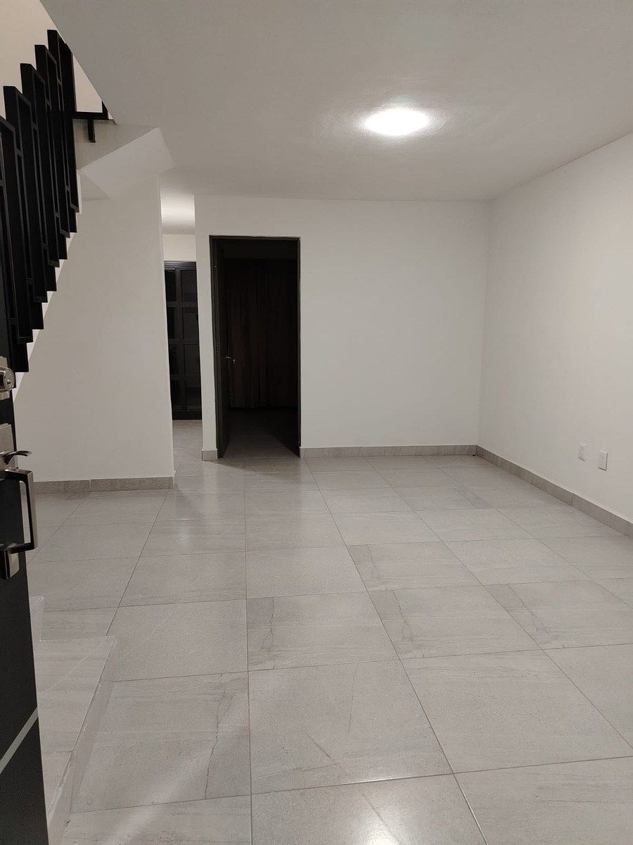 House in Gated Community in Villa Pedregal, León, photo 11 of 16