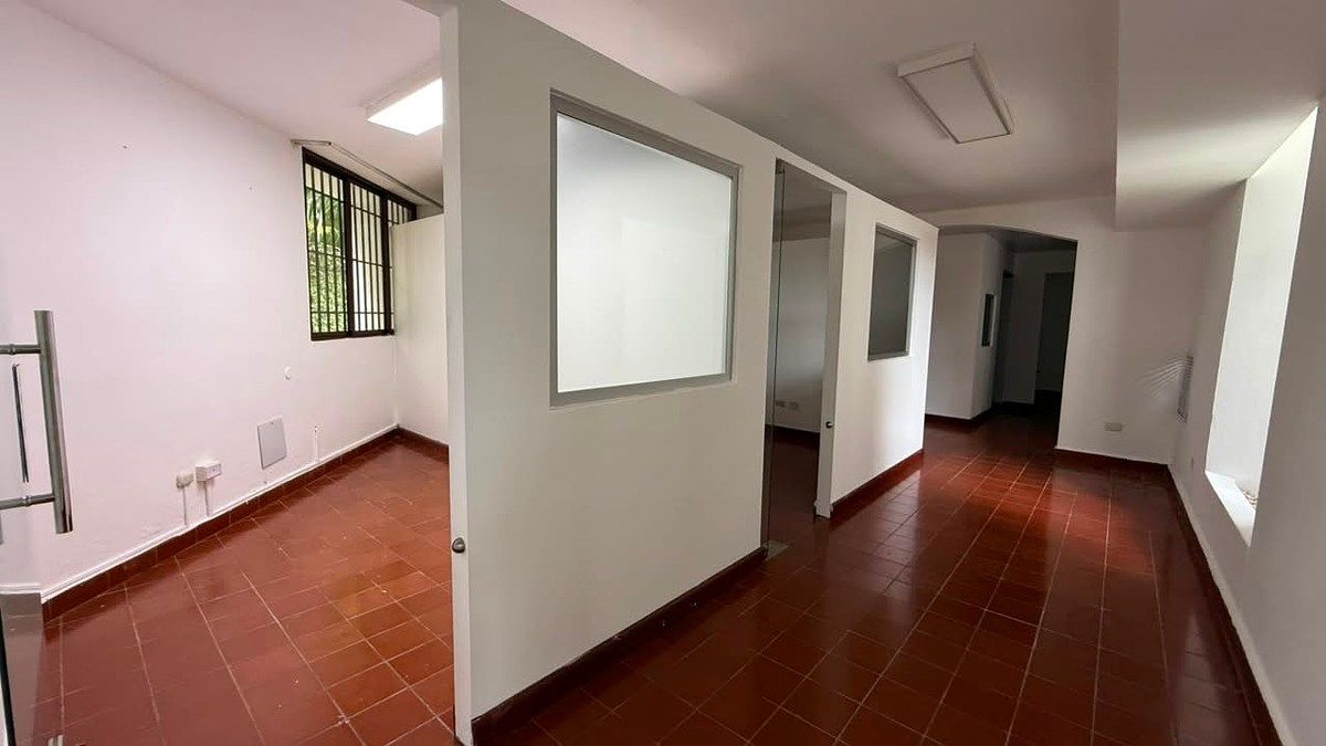 ✨ Características Casa/Local Comercial Arroyo Hondo Viejo, foto 1 de 11